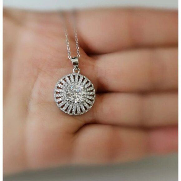 Sterling silver Sunburst pendant necklace 1.5ct central stone 🆕 - Picture 5 of 7